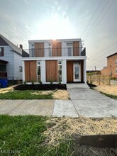 860 E 73rd St-Unit -UP in Cleveland, OH - Building Photo - Building Photo