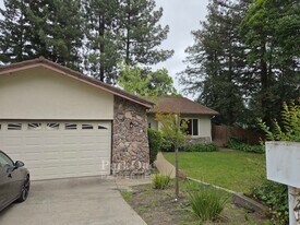 2720 Buena Vista Ave in Walnut Creek, CA - Building Photo