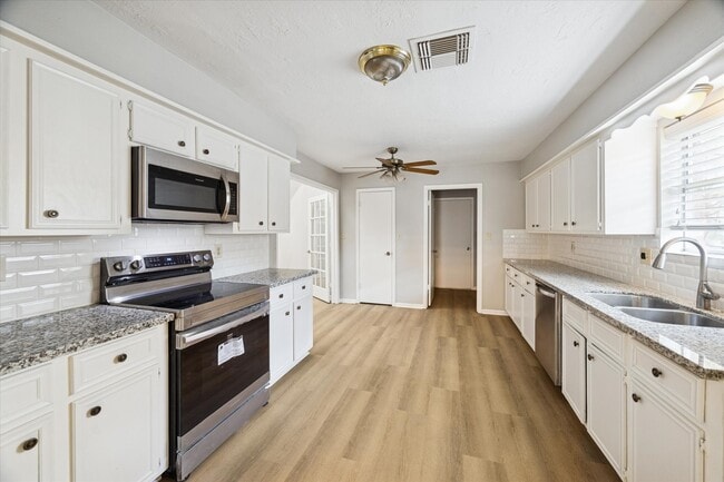 25903 Long Hill Ln in Spring, TX - Building Photo - Building Photo