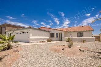 3088 Newport Dr in Lake Havasu City, AZ - Building Photo - Building Photo