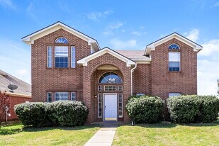 1723 Country Crest Ln, Unit 812 in Mansfield, TX - Building Photo