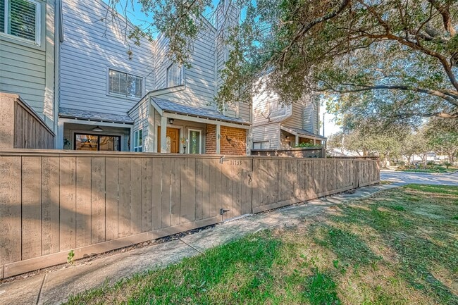 property at 11733 Lakeside Pl Dr