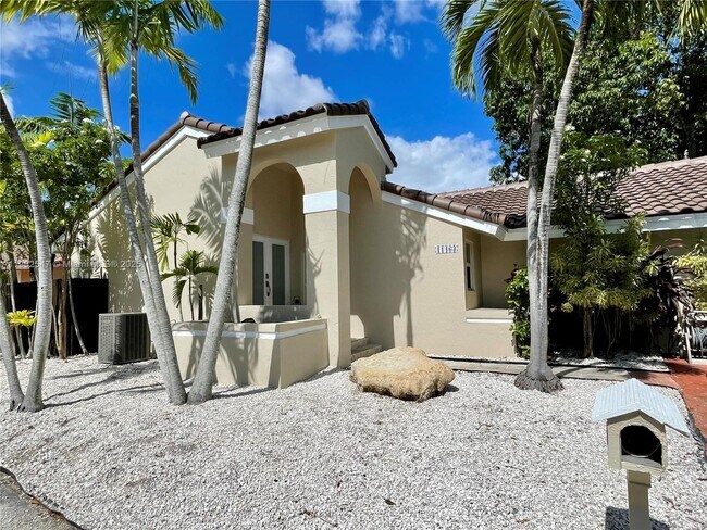 11463 SW 74th St in Miami, FL - Building Photo - Building Photo
