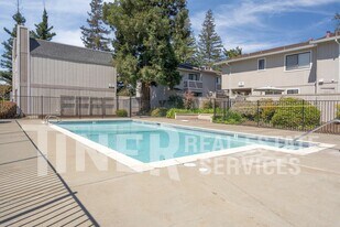 7032 Fair Oaks Blvd in Carmichael, CA - Building Photo