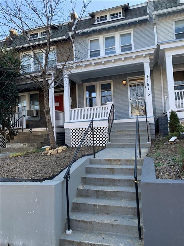 property at 1533 Isherwood St NE