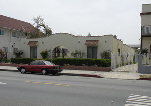 5154 Fountain Ave in Los Angeles, CA - Building Photo - Building Photo