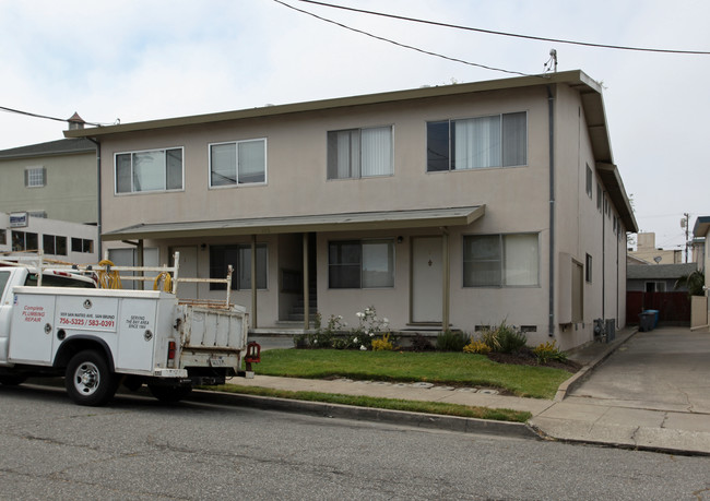 115 Santa Helena Ave in Millbrae, CA - Building Photo - Building Photo