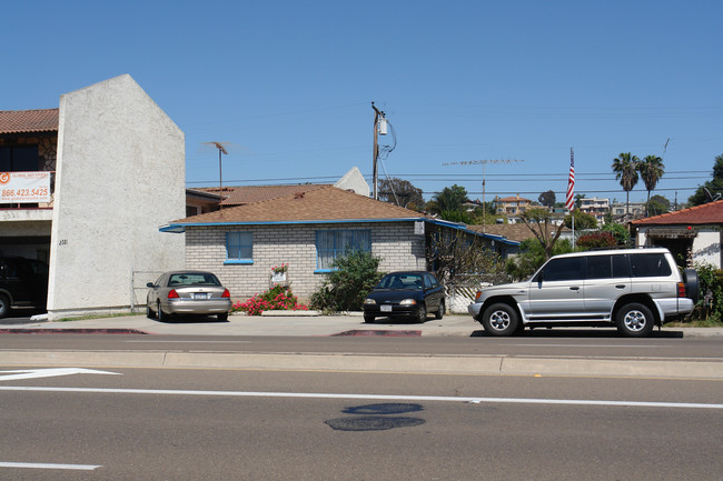 2315-2319 Morena Blvd in San Diego, CA - Building Photo - Building Photo