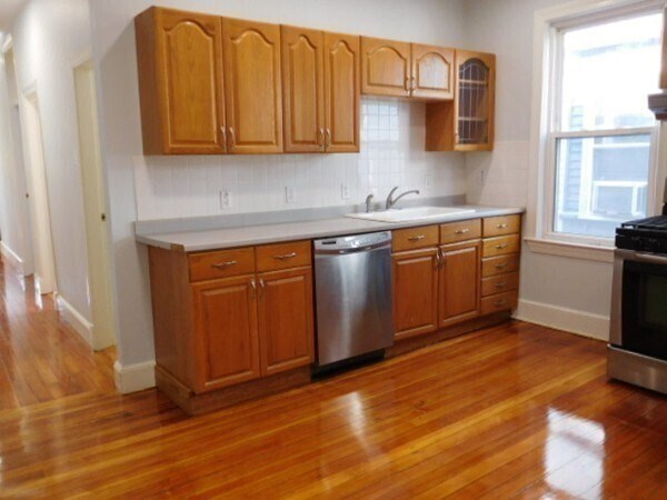 267 Concord Ave, Unit 2 in Cambridge, MA - Building Photo