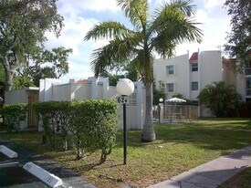 624 NW 13th St in Boca Raton, FL - Building Photo