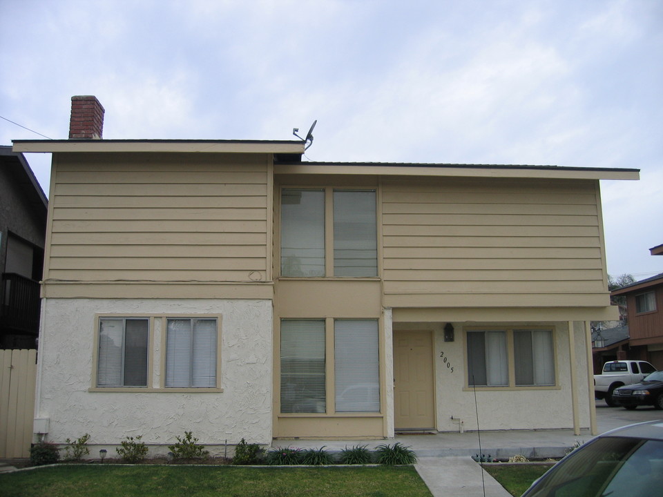 2005 Alabama St in Huntington Beach, CA - Building Photo