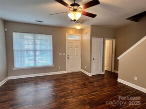 142 Silverspring Pl in Mooresville, NC - Foto de edificio - Building Photo