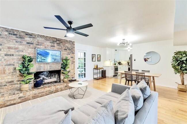 property at 3306 S Pleasant Valley Rd