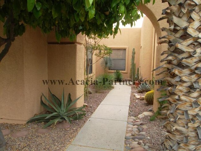 758 W Rushwood Dr in Tucson, AZ - Building Photo - Building Photo