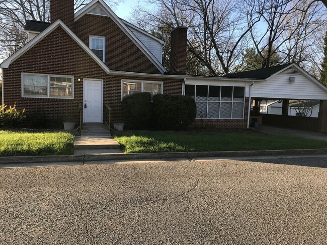 402 Patterson St in China Grove, NC - Building Photo - Building Photo