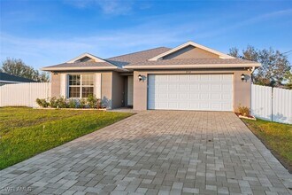3712 17th St SW in Lehigh Acres, FL - Building Photo - Building Photo