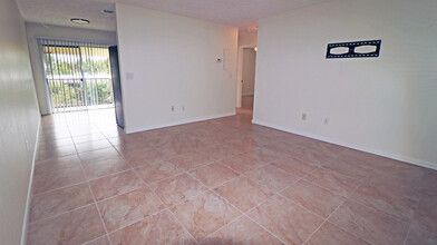 720 SW Gardens Blvd in Palm City, FL - Building Photo - Building Photo