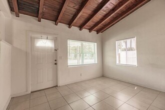 3219 Windsor Ave in West Palm Beach, FL - Building Photo - Building Photo