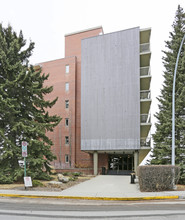 Devonshire House in Calgary, AB - Building Photo - Building Photo