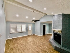 7710 Colony Dr in Houston, TX - Foto de edificio - Building Photo