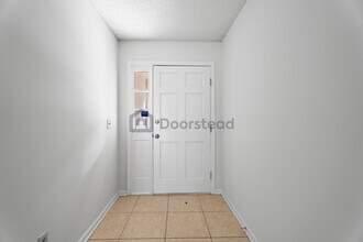 12306 Stockbridge Ct N in Jacksonville, FL - Foto de edificio - Building Photo