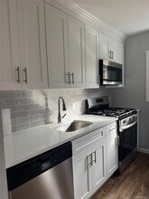 318 Vincent Ave in Lynbrook, NY - Foto de edificio - Building Photo