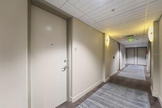 150 E Robinson St, Unit 1007 in Orlando, FL - Building Photo - Building Photo