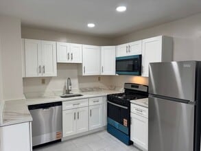 1748 Jancey St in Pittsburgh, PA - Building Photo - Building Photo