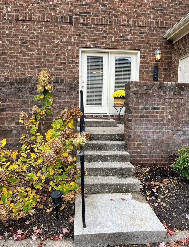 property at 148 Generals Retreat Pl