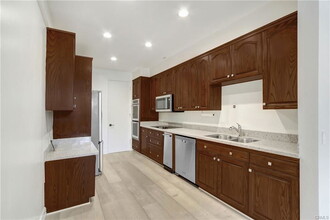 4949 Genesta Ave in Los Angeles, CA - Building Photo - Building Photo