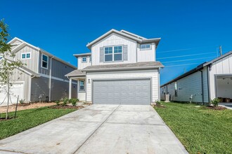 17927 Grain Auger Rd in Hockley, TX - Building Photo - Building Photo