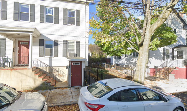 33A Harding St, Unit A in Cambridge, MA - Building Photo - Building Photo