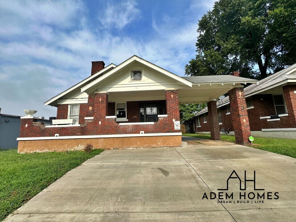 729 Garland St in Memphis, TN - Building Photo