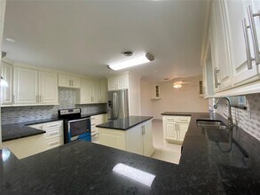4318 Breakwood Dr in Houston, TX - Building Photo - Building Photo