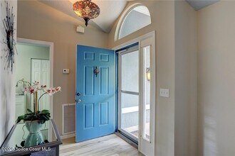 562 Rolling Hill Dr in Sebastian, FL - Building Photo - Building Photo
