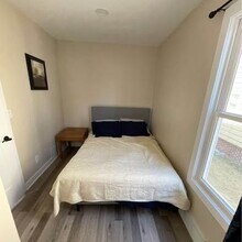 86 Lighthouse Ct, Unit Lower Updated Apartment in Sheboygan, WI - Foto de edificio - Building Photo