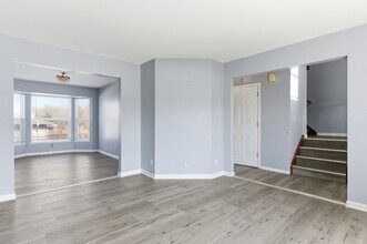 1824 Country Hills Dr in Yorkville, IL - Building Photo - Building Photo