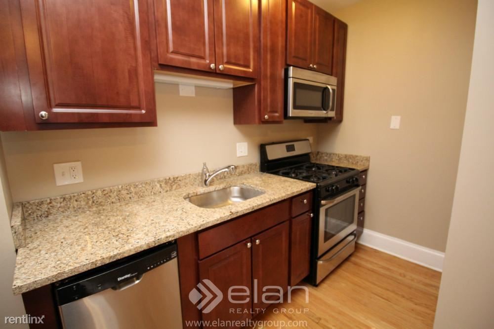 2106 W Ainslie St-Unit -Apt 2N in Chicago, IL - Building Photo