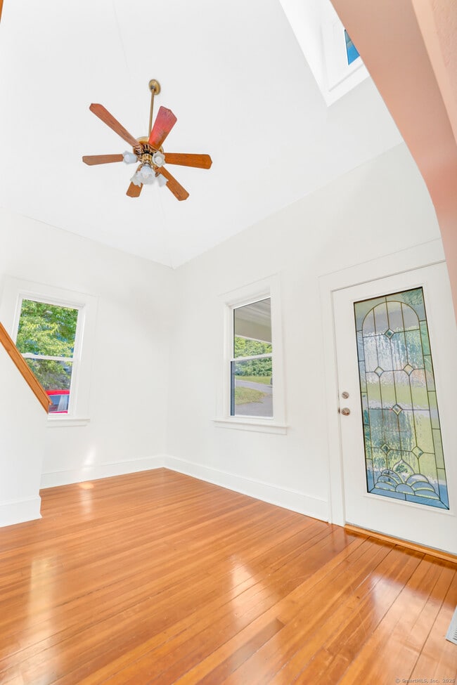 29 Hazelhurst Ave in Watertown, CT - Building Photo - Building Photo