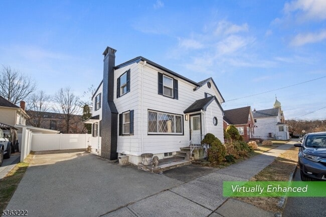 property at 7 Weaver St