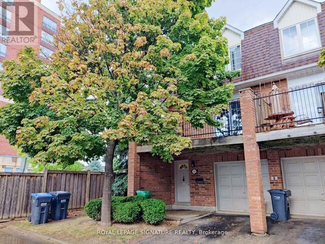 property at 1525 S Parade Ct