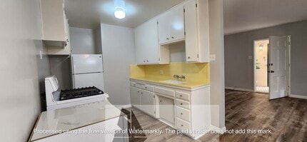 134 13th St in Seal Beach, CA - Building Photo - Building Photo