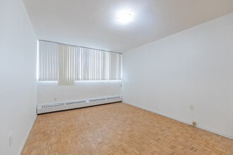 Lenworth Towers in Mississauga, ON - Building Photo - Interior Photo