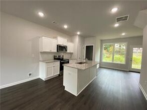 385 Collins Industrial Way in Lawrenceville, GA - Building Photo - Building Photo