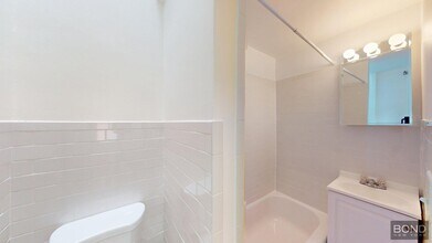 985 Lexington Ave in New York, NY - Building Photo - Building Photo