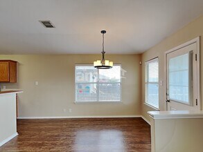 8055 Chisos Oak Dr in San Antonio, TX - Building Photo - Building Photo