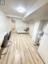 2 Polygon Ct in Brampton, ON - Building Photo - Building Photo