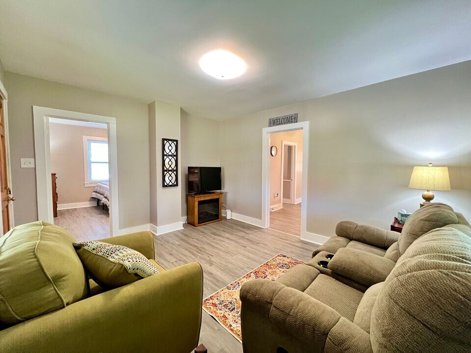 803 Roanoke Ave in South Hill, VA - Building Photo