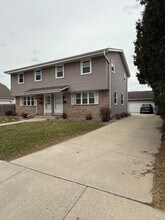 9221-9223 W Morgan Ave in Milwaukee, WI - Building Photo - Building Photo