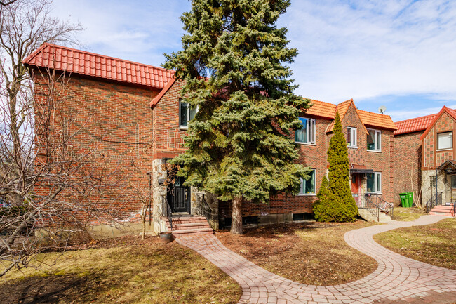 4627 Coolbrook Av in Montréal, QC - Building Photo - Building Photo